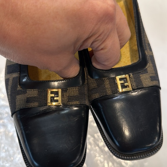 Authentic Fendi shoes - Picture 7 of 10